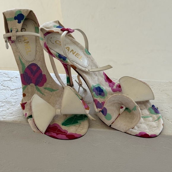 CHANEL Cream Floral High Heel Sandals - Picture 1 of 3